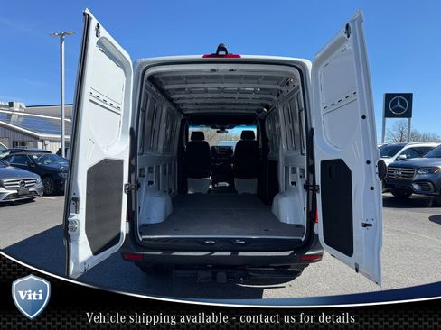 Used 2025 Mercedes-Benz Sprinter 2500 image 19