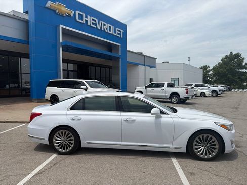 Used 2019 Genesis G90 5.0 Ultimate AWD/4WD image 2