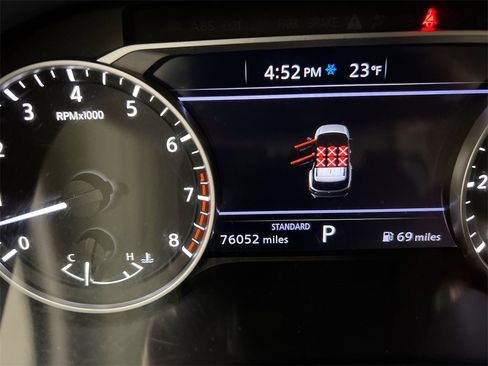 Used 2022 Nissan Pathfinder SV w/ SV Black Package image 13