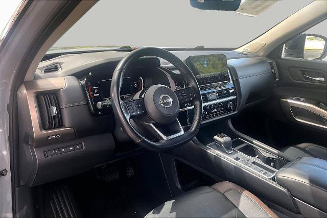 Used 2023 Nissan Pathfinder Platinum FWD image 18