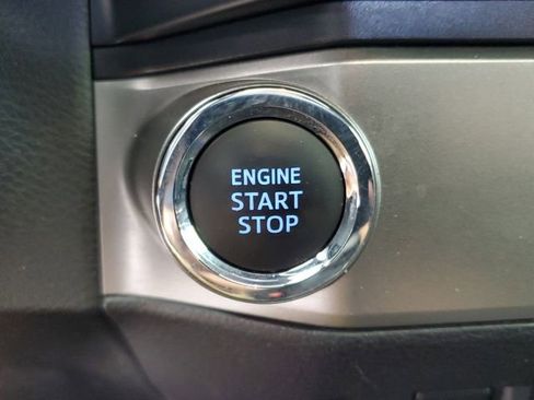 Used 2019 Toyota Tacoma Limited image 29