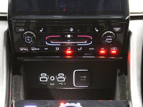 Used 2022 Jeep Grand Cherokee Limited w/ MOPAR Finishing Package AWD/4WD image 21