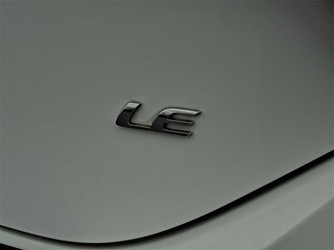 Certified 2017 Toyota Corolla LE image 29