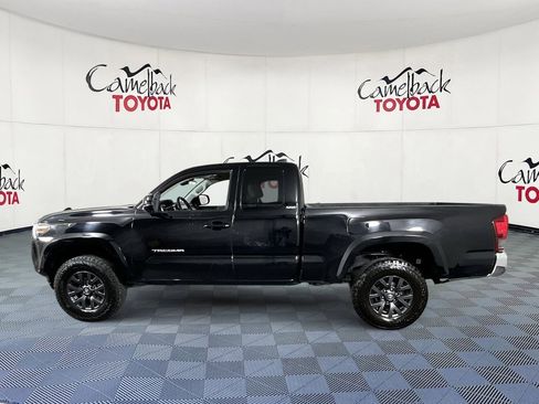 Used 2023 Toyota Tacoma SR5 w/ SR5 Appearance Package image 4
