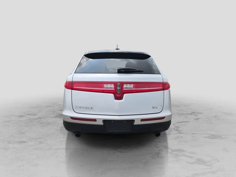 Used 2019 Lincoln MKT AWD image 7