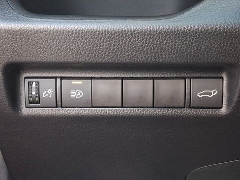 Used 2020 Toyota RAV4 XLE w/ Convenience Package image 28