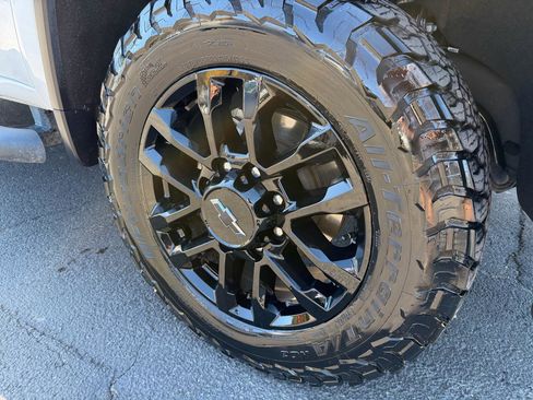 Used 2025 Chevrolet Silverado 2500 LT w/ Trail Boss Package AWD/4WD image 11