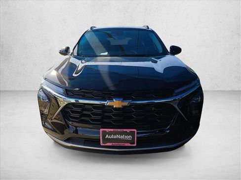 New 2026 Chevrolet Trax LT w/ Driver Confidence Package image 2