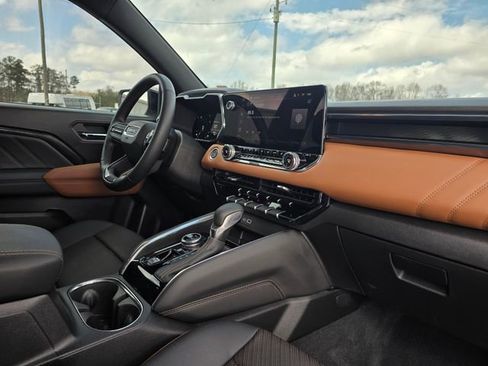 Used 2025 GMC Canyon AT4 w/ Technology Plus Package image 20