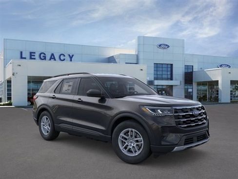 New 2026 Ford Explorer Active RWD image 7
