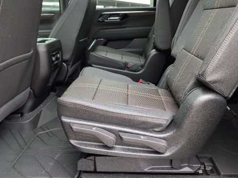 New 2026 Chevrolet Suburban High Country image 7