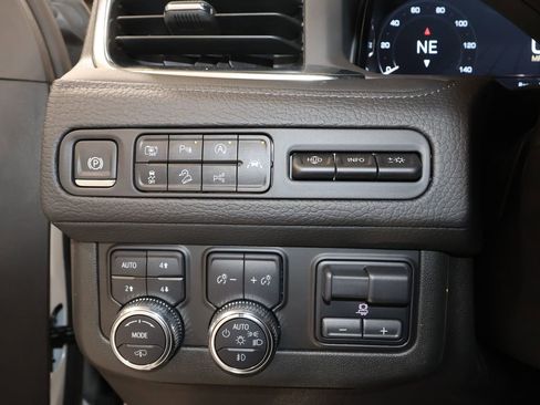 Certified 2024 GMC Yukon XL Denali w/ Denali Reserve Package image 11