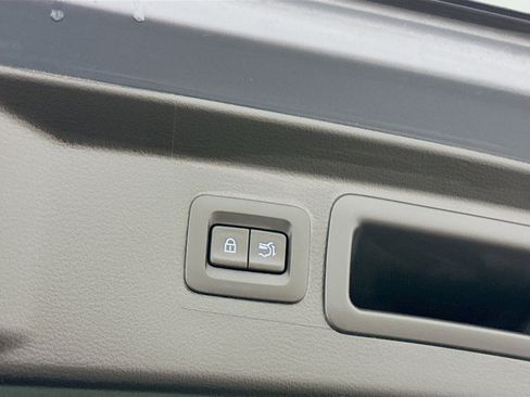 Used 2025 MAZDA CX-50 AWD 2.5 S w/ Premium Package image 32