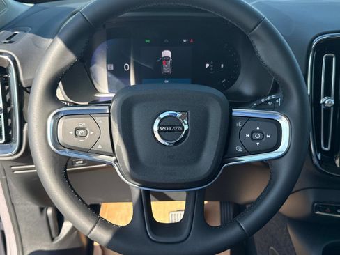 New 2026 Volvo XC40 B5 Plus w/ Climate Package image 27