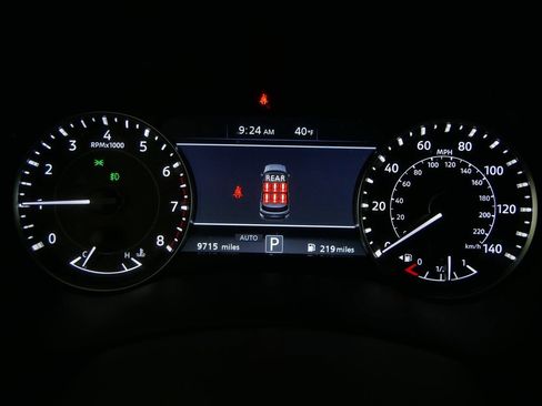 Used 2024 Nissan Armada SL image 32