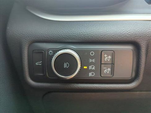 Used 2021 Ford Explorer XLT w/ Equipment Group 202A RWD image 19