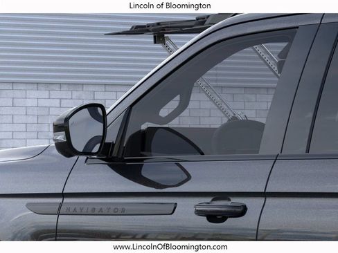 New 2026 Lincoln Navigator Reserve w/ Jet Appearance Package AWD/4WD image 23