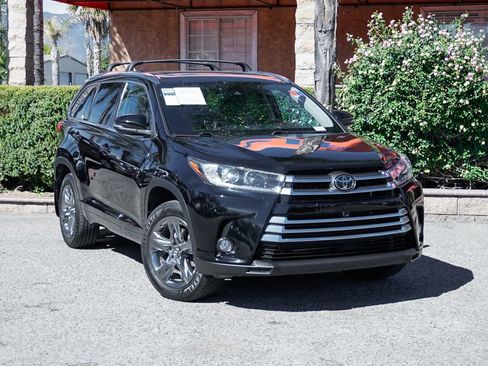 Used 2018 Toyota Highlander Limited Platinum AWD/4WD image 2