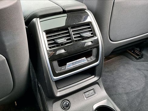 Used 2024 BMW X7 xDrive40i w/ Parking Assistance Package image 10