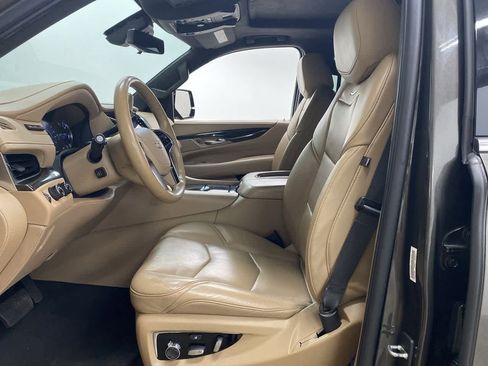 Used 2020 Cadillac Escalade Platinum image 14
