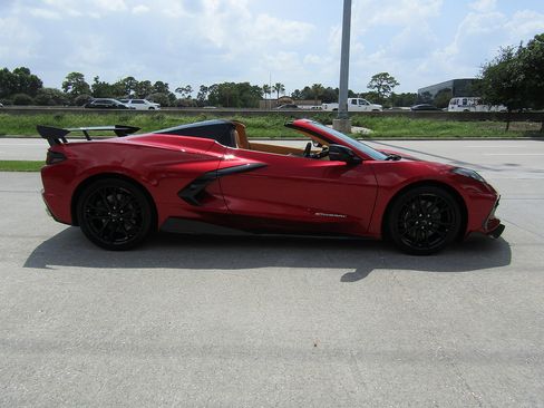 Used 2024 Chevrolet Corvette Stingray Premium Conv w/ Z51 Performance Package RWD image 4