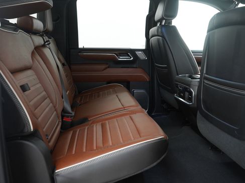 Used 2024 GMC Sierra 2500 Denali Ultimate w/ Max Trailering Package image 14