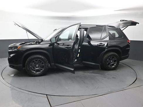 Used 2023 Honda Pilot TrailSport image 43