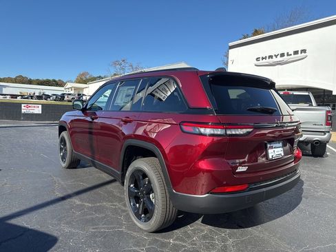 New 2025 Jeep Grand Cherokee Altitude image 6