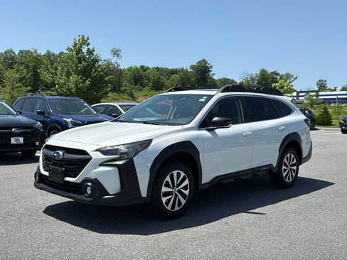 Certified 2024 Subaru Outback Premium w/ Popular Package #1 AWD/4WD image 3