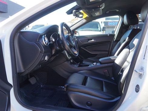 Used 2016 Mercedes-Benz GLA 250 image 16