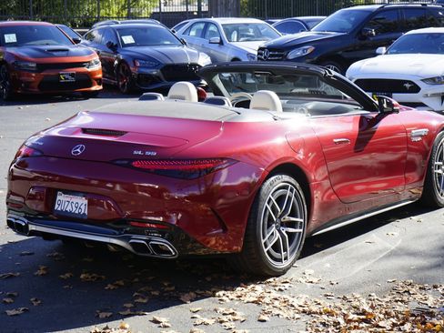 Used 2022 Mercedes-Benz SL 55 AMG 4MATIC w/ Driver Assistance Package image 7
