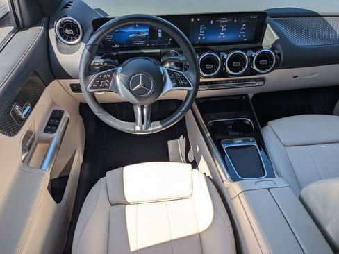 Used 2025 Mercedes-Benz GLA 250 4MATIC image 25