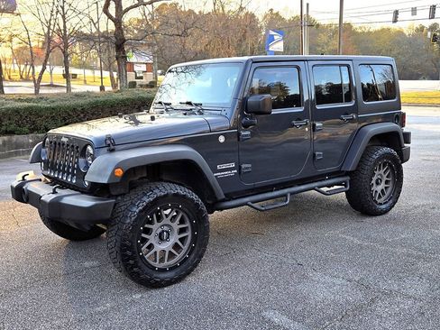 Used 2017 Jeep Wrangler Unlimited Sport w/ Connectivity Group image 18