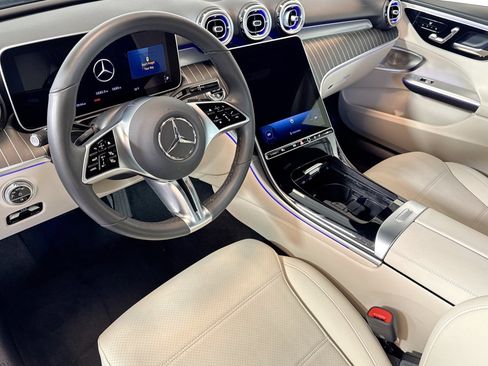 Used 2025 Mercedes-Benz C 300 Sedan image 9