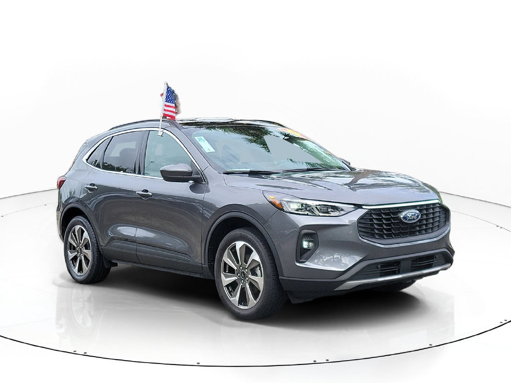 Certified 2025 Ford Escape Platinum AWD/4WD image 2