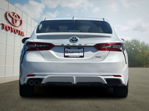 Used 2022 Toyota Camry XSE FWD image 4