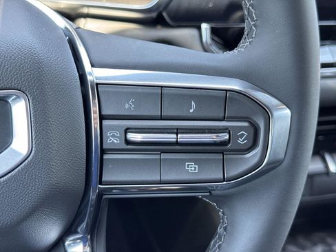 New 2026 GMC Canyon Elevation w/ LPO, Black Badging Package RWD image 10