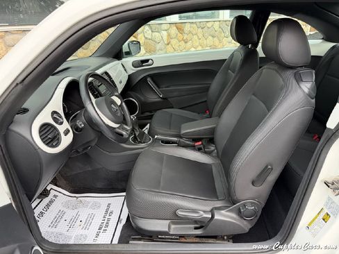 Used 2013 Volkswagen Beetle 2.5 FWD image 4