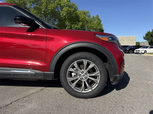 Used 2022 Ford Explorer Limited image 9