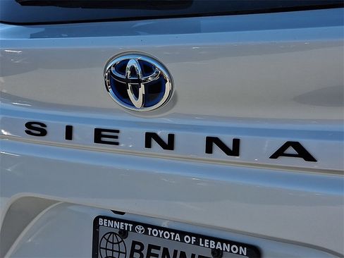 Certified 2024 Toyota Sienna XLE image 32