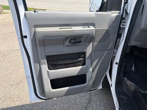 Used 2012 Ford E-150 and Econoline 150 w/ Commercial Cargo Van Pkg RWD image 15
