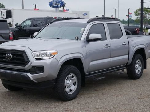 Used 2020 Toyota Tacoma SR AWD/4WD image 6