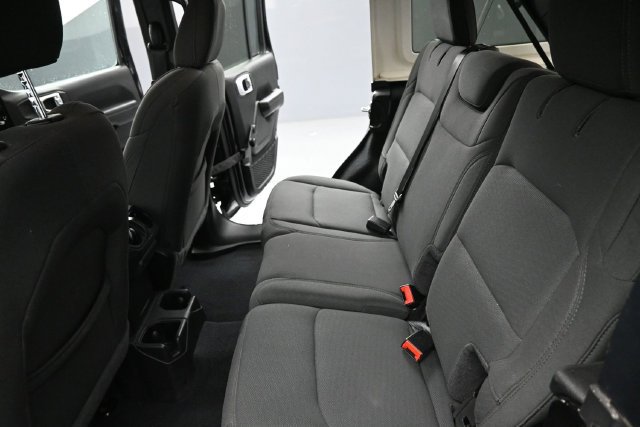 Used 2022 Jeep Wrangler Unlimited Sport AWD/4WD image 17