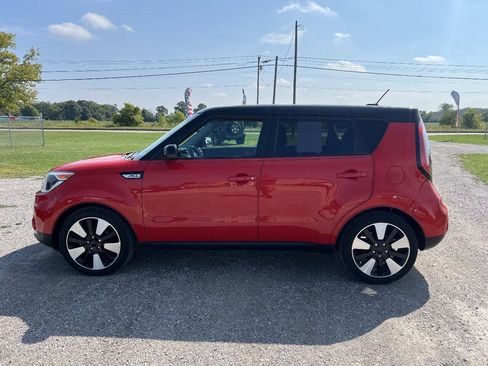 Used 2017 Kia Soul + w/ Designer's Package FWD image 5