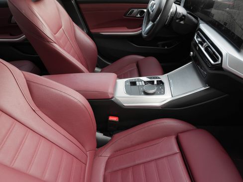 Used 2023 BMW M340i xDrive AWD/4WD image 9
