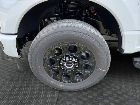 New 2026 Ford F250 Lariat w/ Black Appearance Package image 17