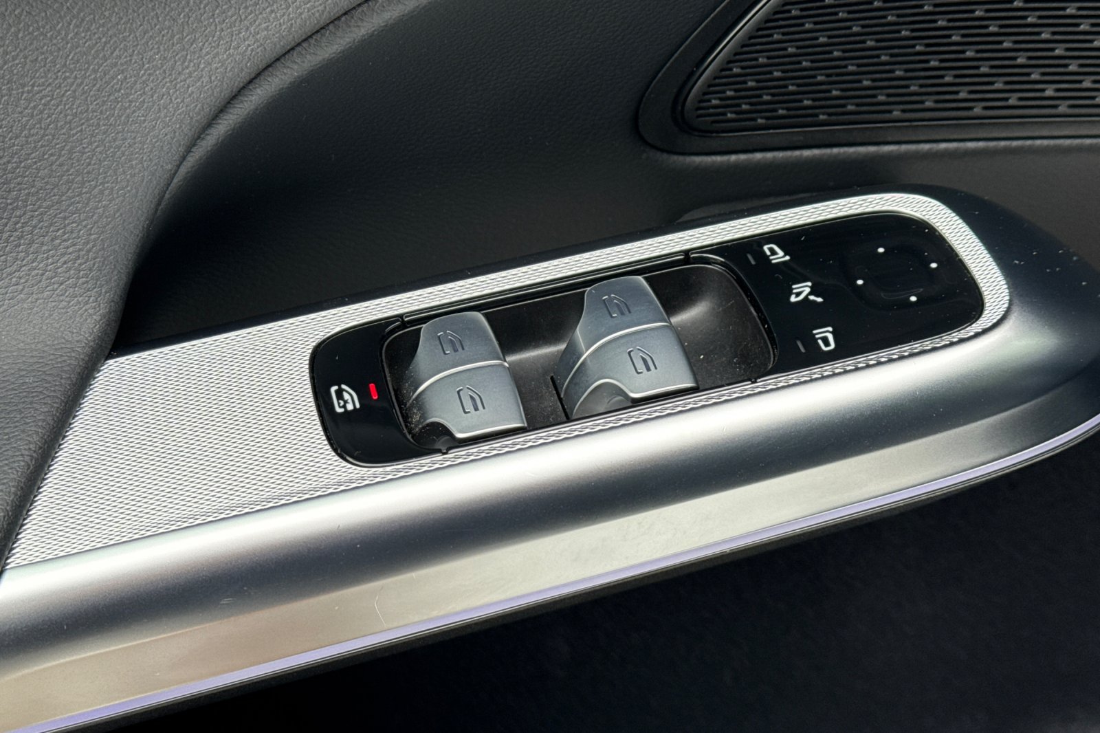 Used 2026 Mercedes-Benz E 350 Sedan image 12