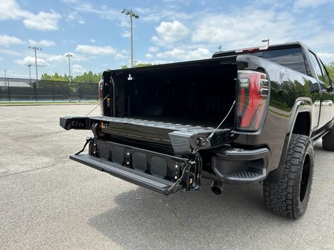 Used 2026 GMC Sierra 2500 AT4 w/ AT4 Premium Plus Package AWD/4WD image 9