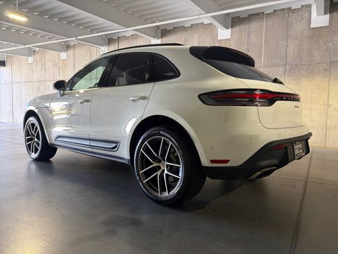 Certified 2026 Porsche Macan AWD/4WD image 3