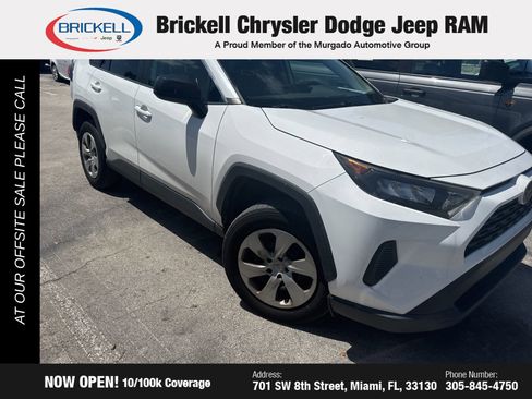 Used 2019 Toyota RAV4 LE image 2